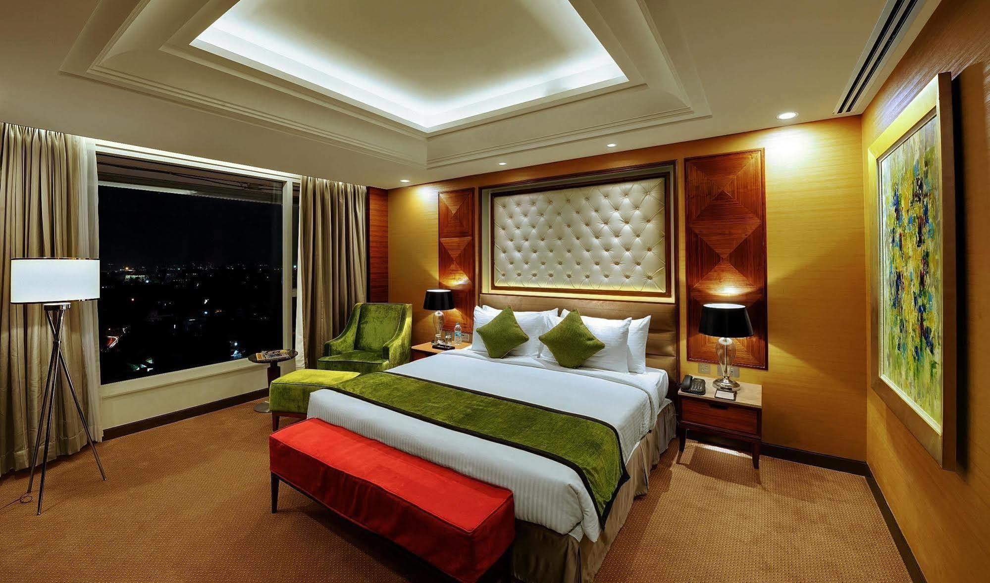Sayaji Kolhapur Hotel Buitenkant foto